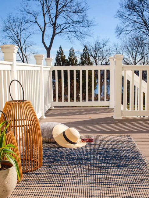 Brooklyn Navy and White Modern Recycled Plastic Reversible Outdoor Rug