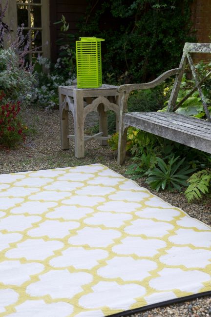 Tangier Celery and White Outdoor Rug