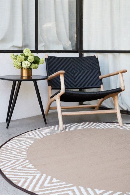 Olympia Beige & White Modern Recycled Plastic Round Outdoor Rug
