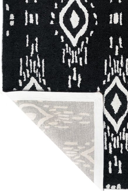 Surah Black and White Tribal P.E.T Indoor Area Rug